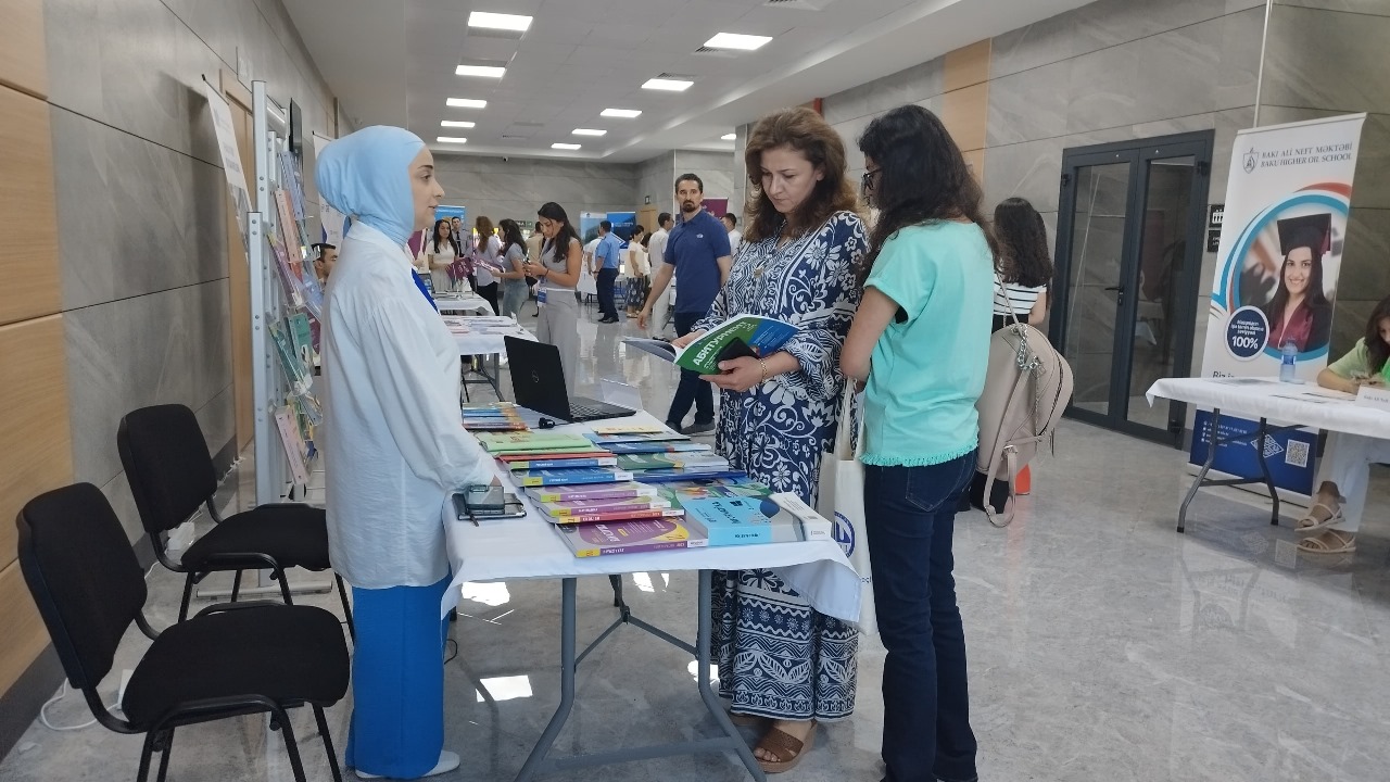 Dövlət İmtahan Mərkəzinin təşkilatçılığı ilə ali təhsil müəssilərinin sərgisi keçirilib.